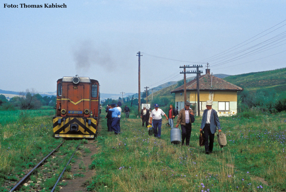 In Benești, das nicht direkt an der Straße Sibiu - Agnita liegt, war am 21. August 2001 ein reger "Fahrgastwechsel", wie es so trefflich in der Sprache der Eisenbahn heißt, zu beobachten